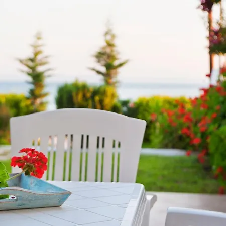 Christina's Sea House * Nikiti (Sithonia)